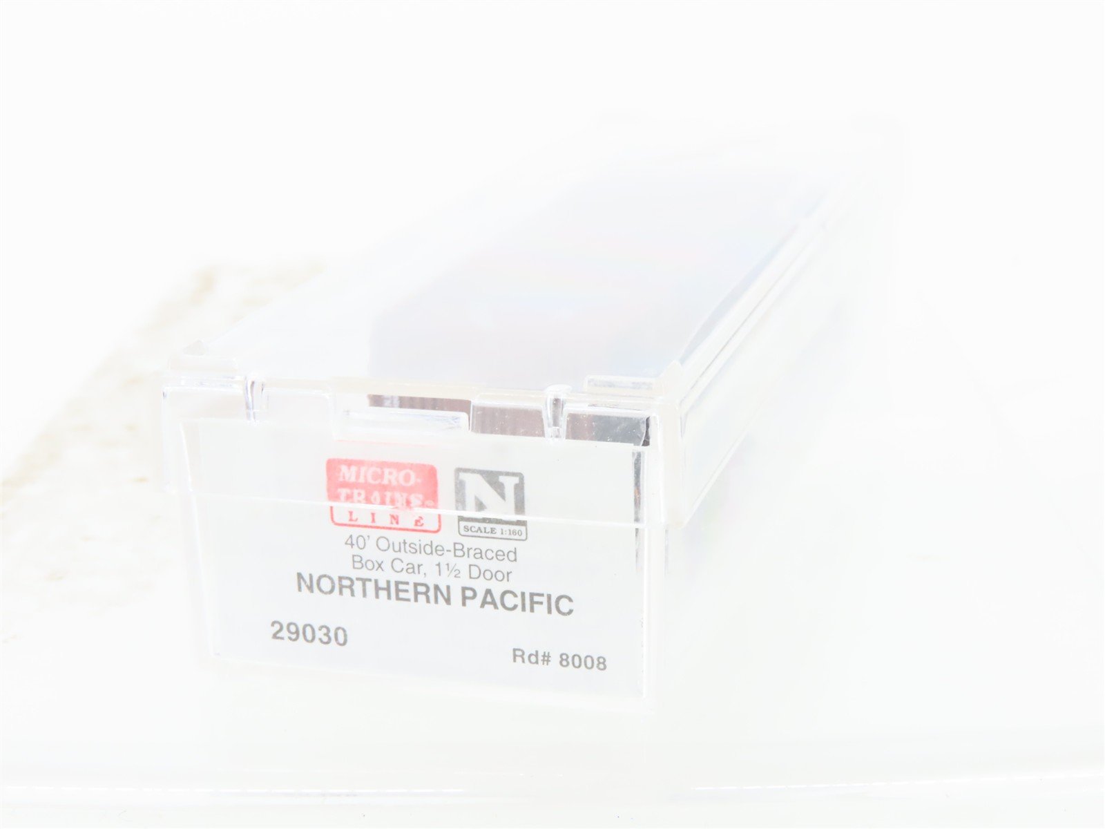 N Scale Micro-Trains MTL 29030 NP Northern Pacific Automobile 40' Box Car #8008
