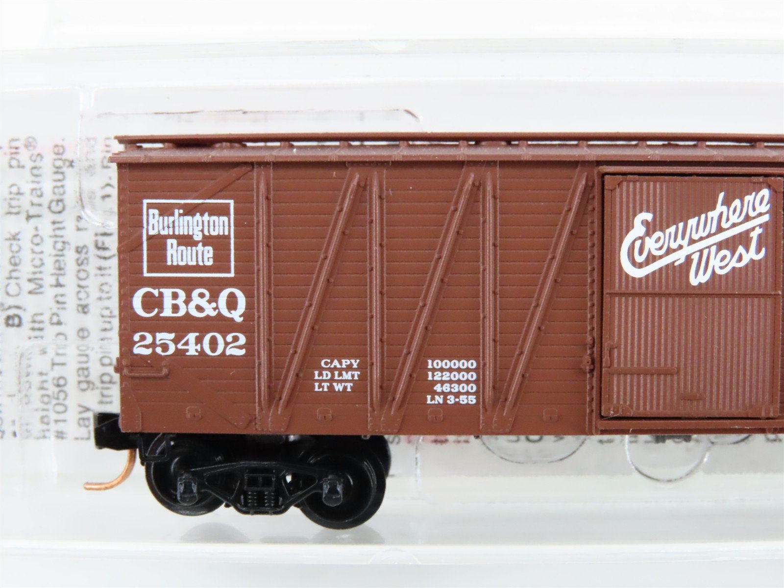 N Scale Micro-Trains MTL 28150 CB&Q Burlington Route 40' Box Car #25402