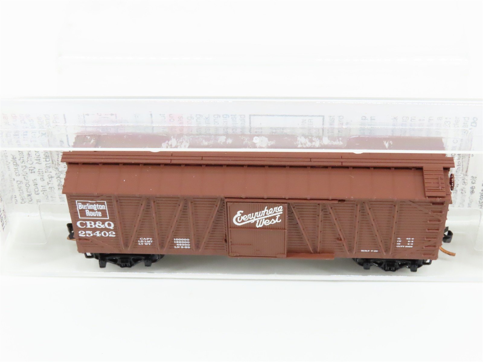 N Scale Micro-Trains MTL 28150 CB&Q Burlington Route 40' Box Car #25402