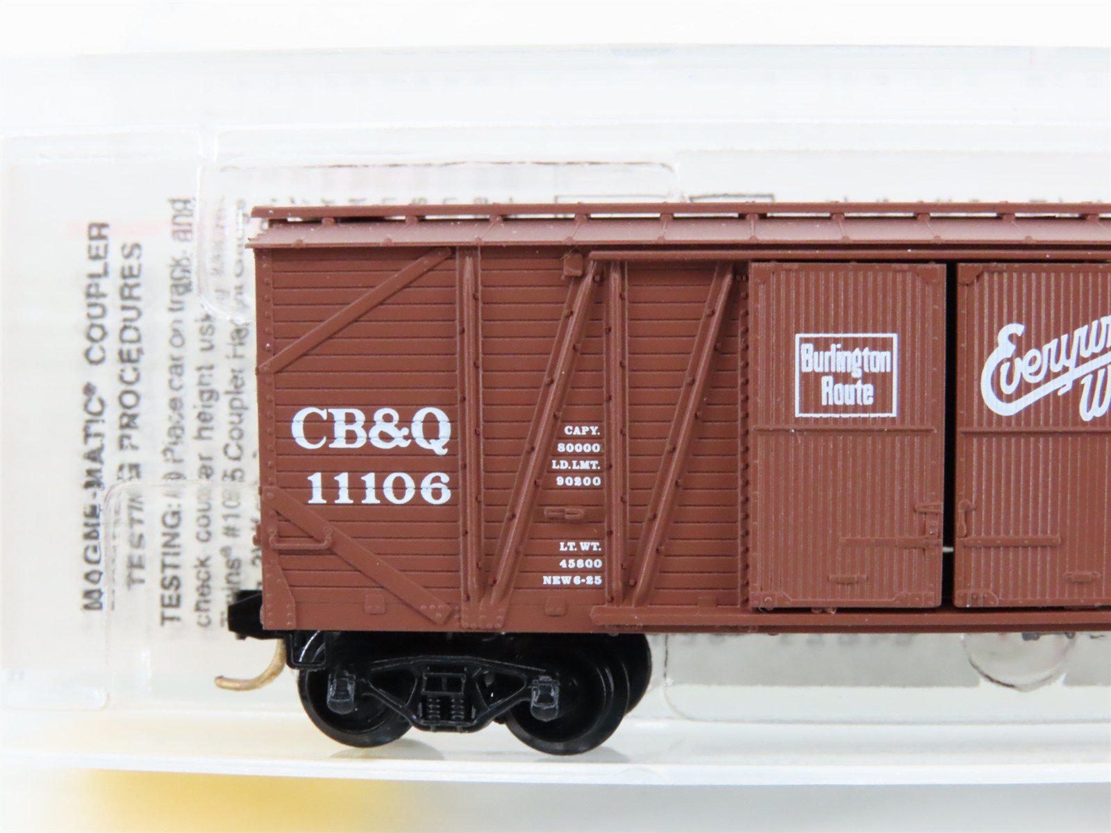 N Scale Micro-Trains MTL 29060 CB&Q Burlington Route 40' Box Car #11106