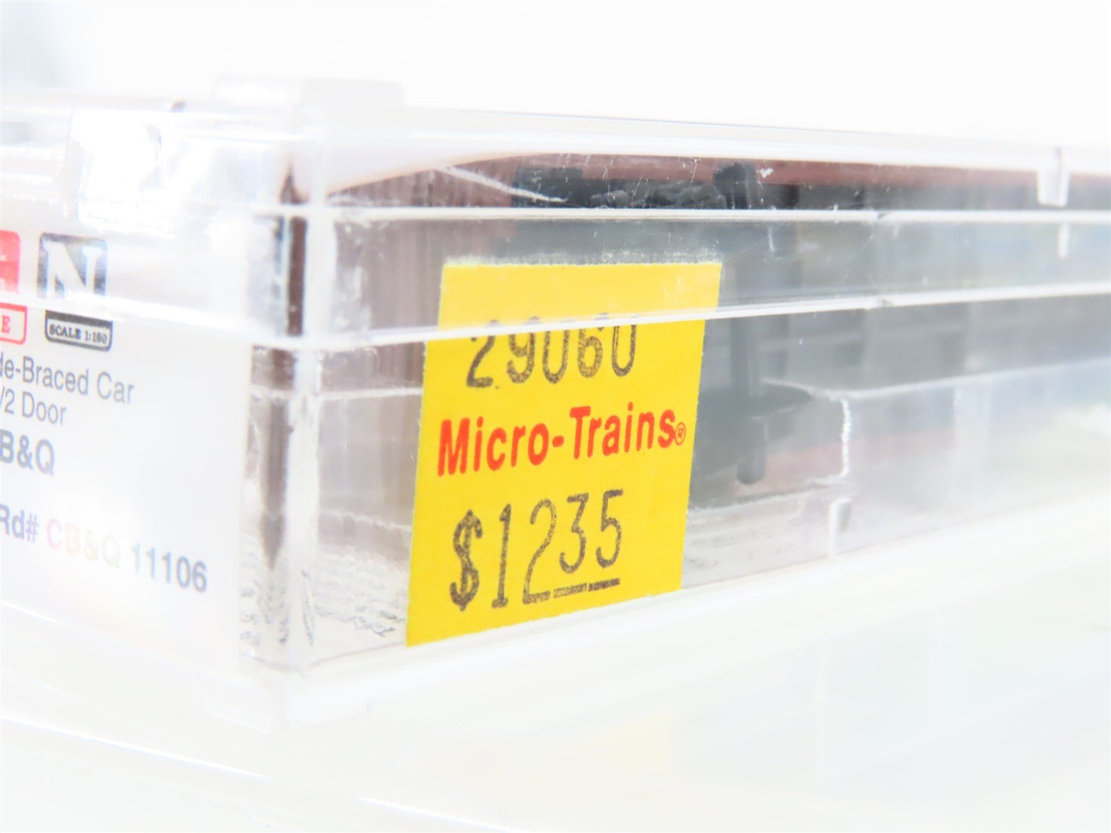 N Scale Micro-Trains MTL 29060 CB&Q Burlington Route 40' Box Car #11106