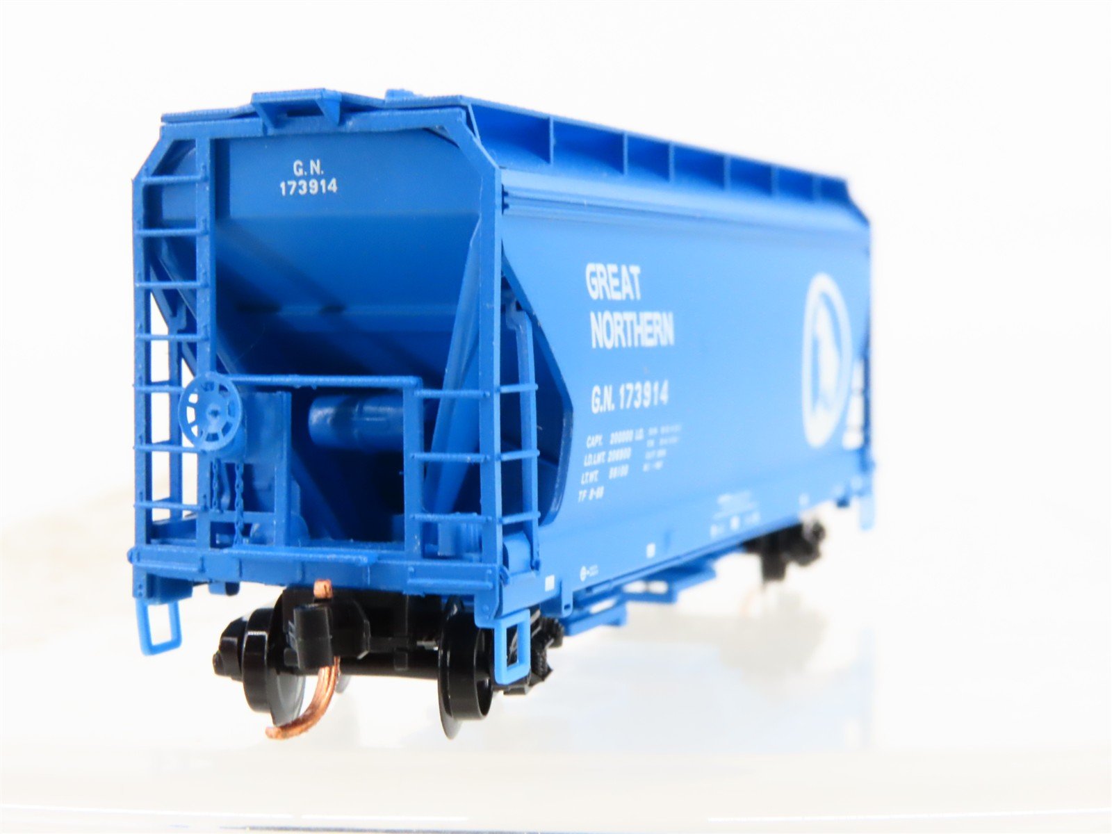 N Scale Micro-Trains MTL 09200210 GN Great Northern 2-Bay Covered Hopper #173914