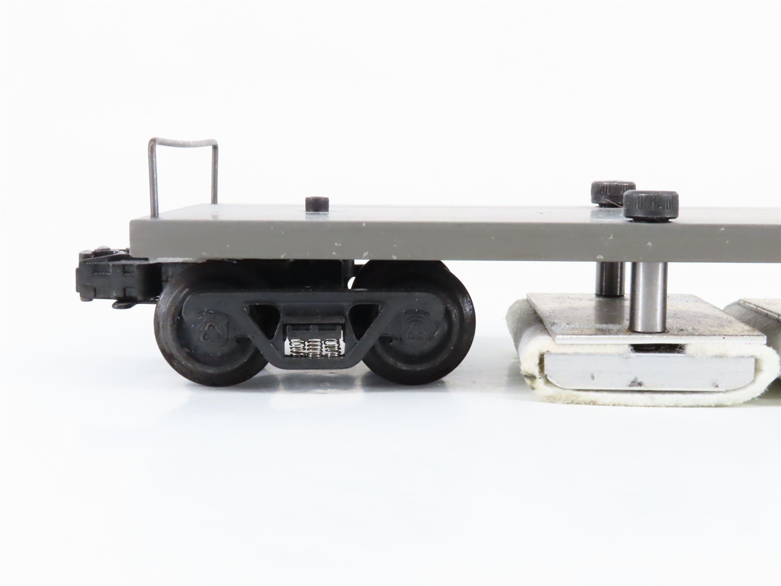 O Gauge 3-Rail North East Track Cleaning Flatcar w/Loads