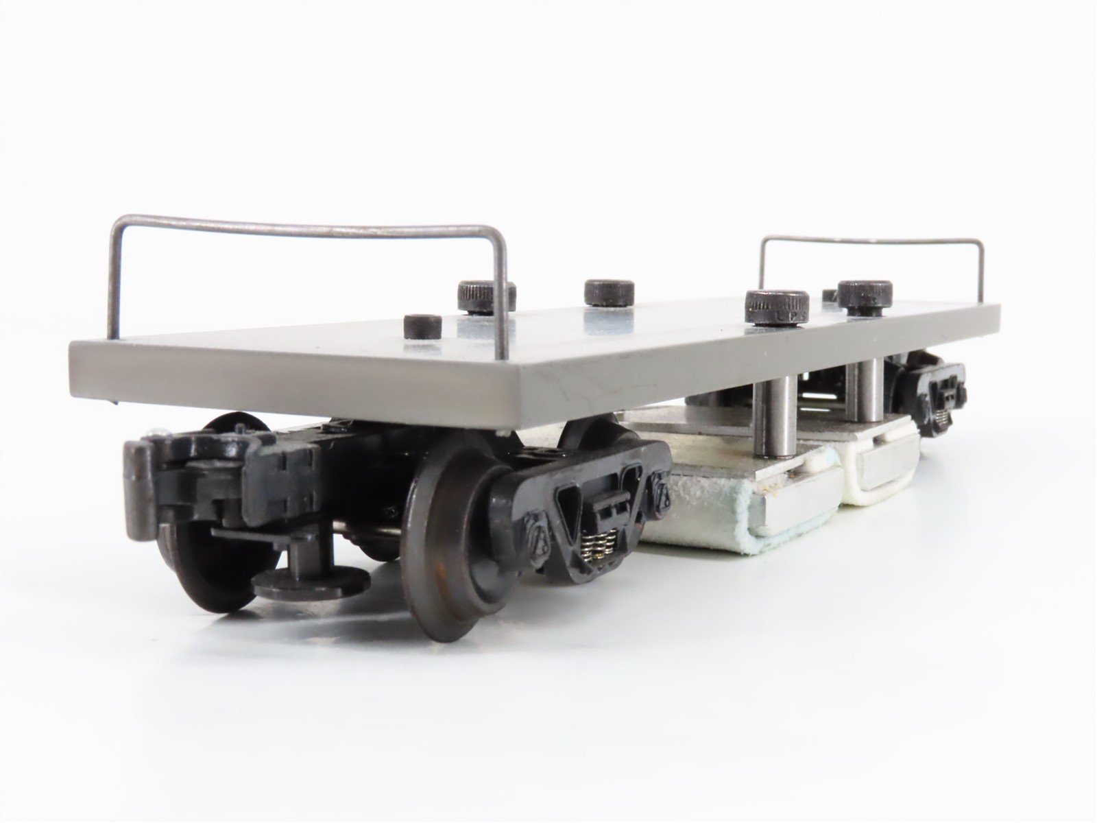 O Gauge 3-Rail North East Track Cleaning Flatcar w/Loads