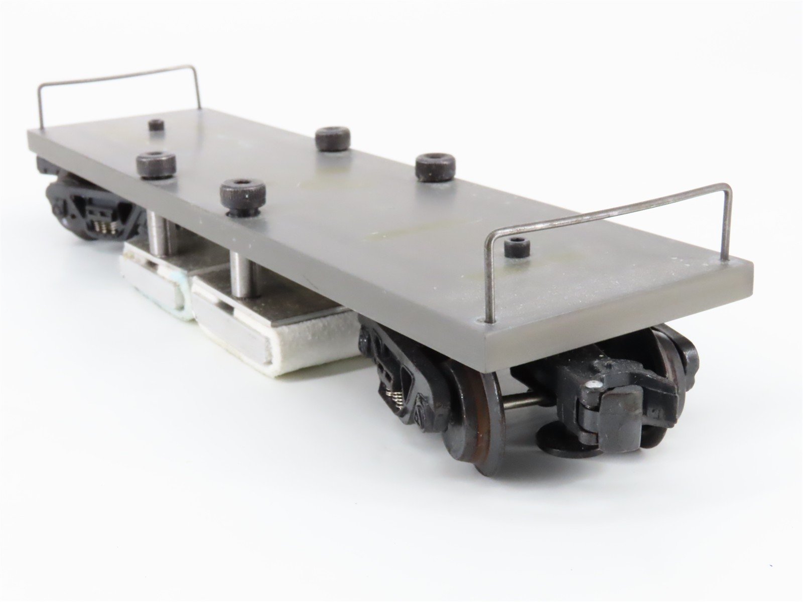 O Gauge 3-Rail North East Track Cleaning Flatcar w/Loads