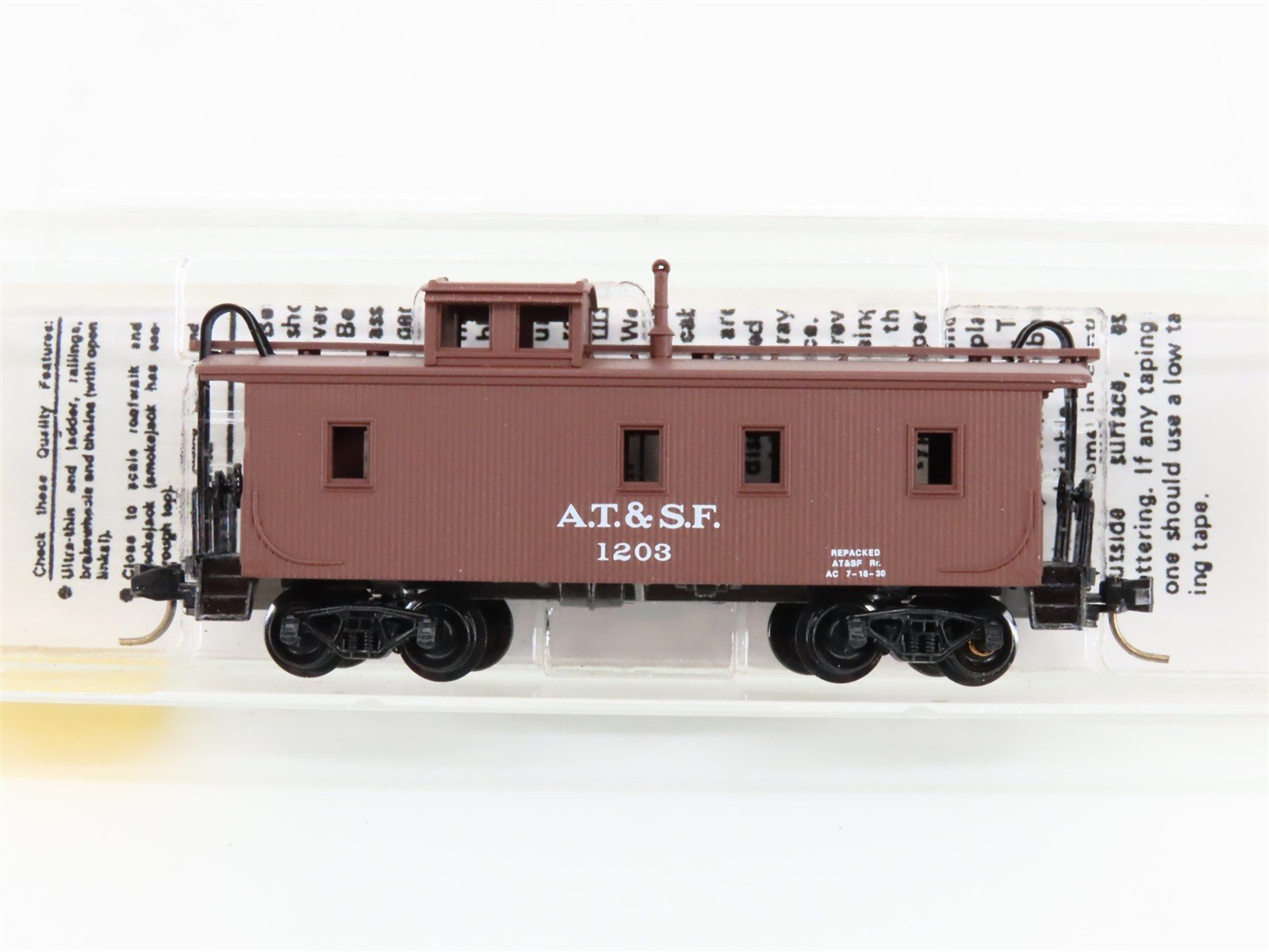 N Scale Micro-Trains MTL 51100 ATSF Santa Fe Railroad 34' Wood Caboose #1203