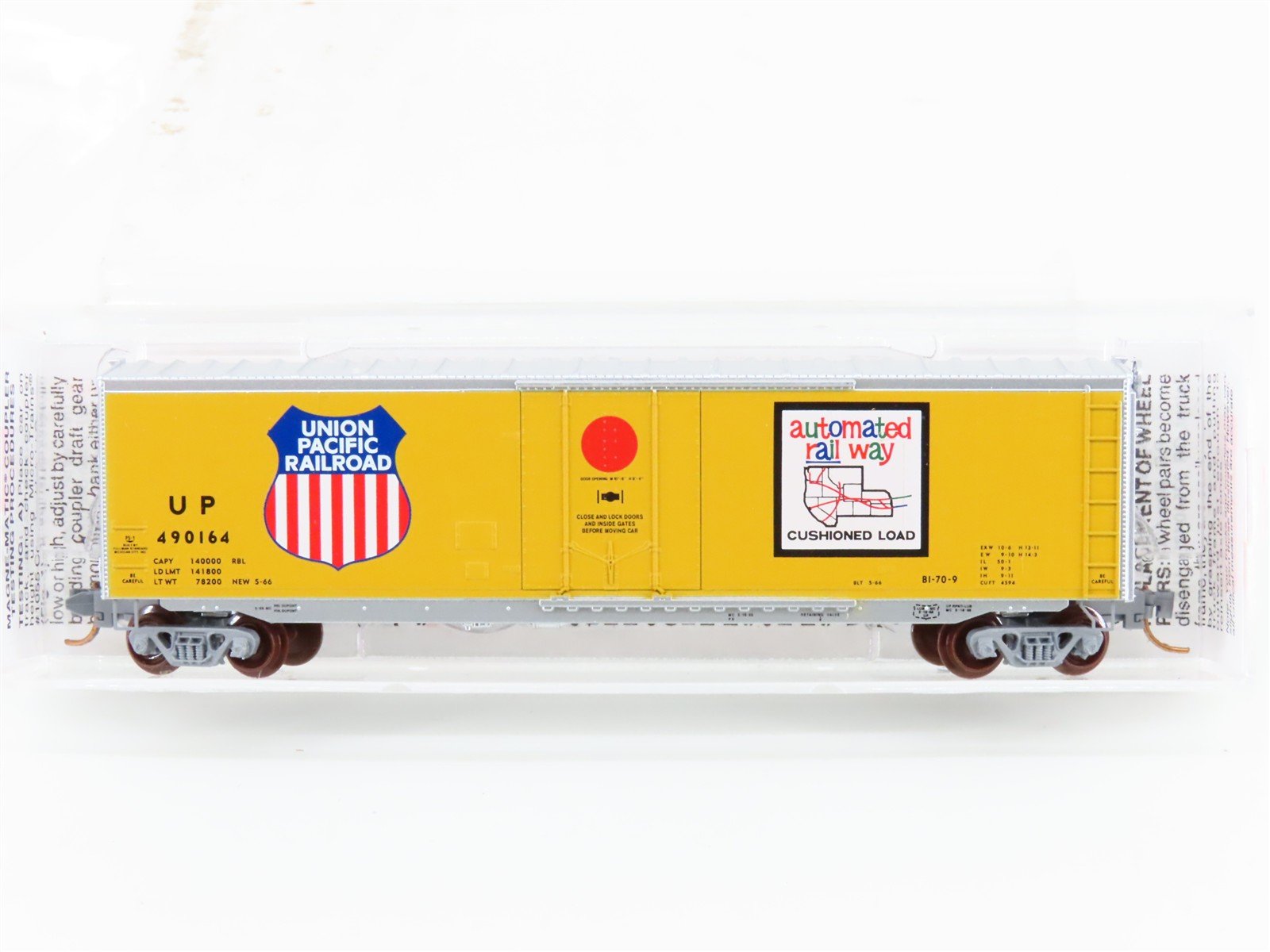 N Scale Micro-Trains MTL 38280 UP Union Pacific 50' Plug Door Box Car #490164