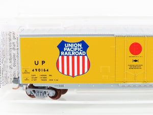 N Scale Micro-Trains MTL 38280 UP Union Pacific 50' Plug Door Box Car #490164