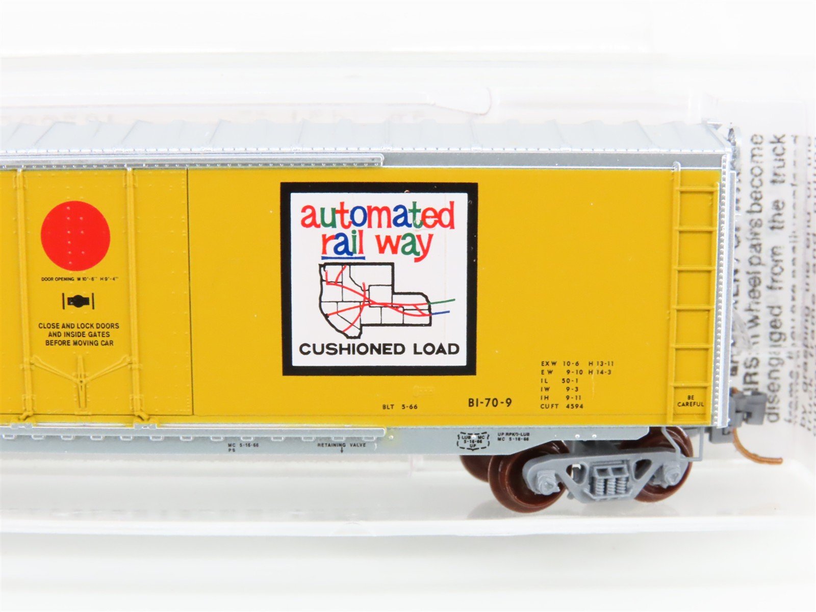 N Scale Micro-Trains MTL 38280 UP Union Pacific 50' Plug Door Box Car #490164