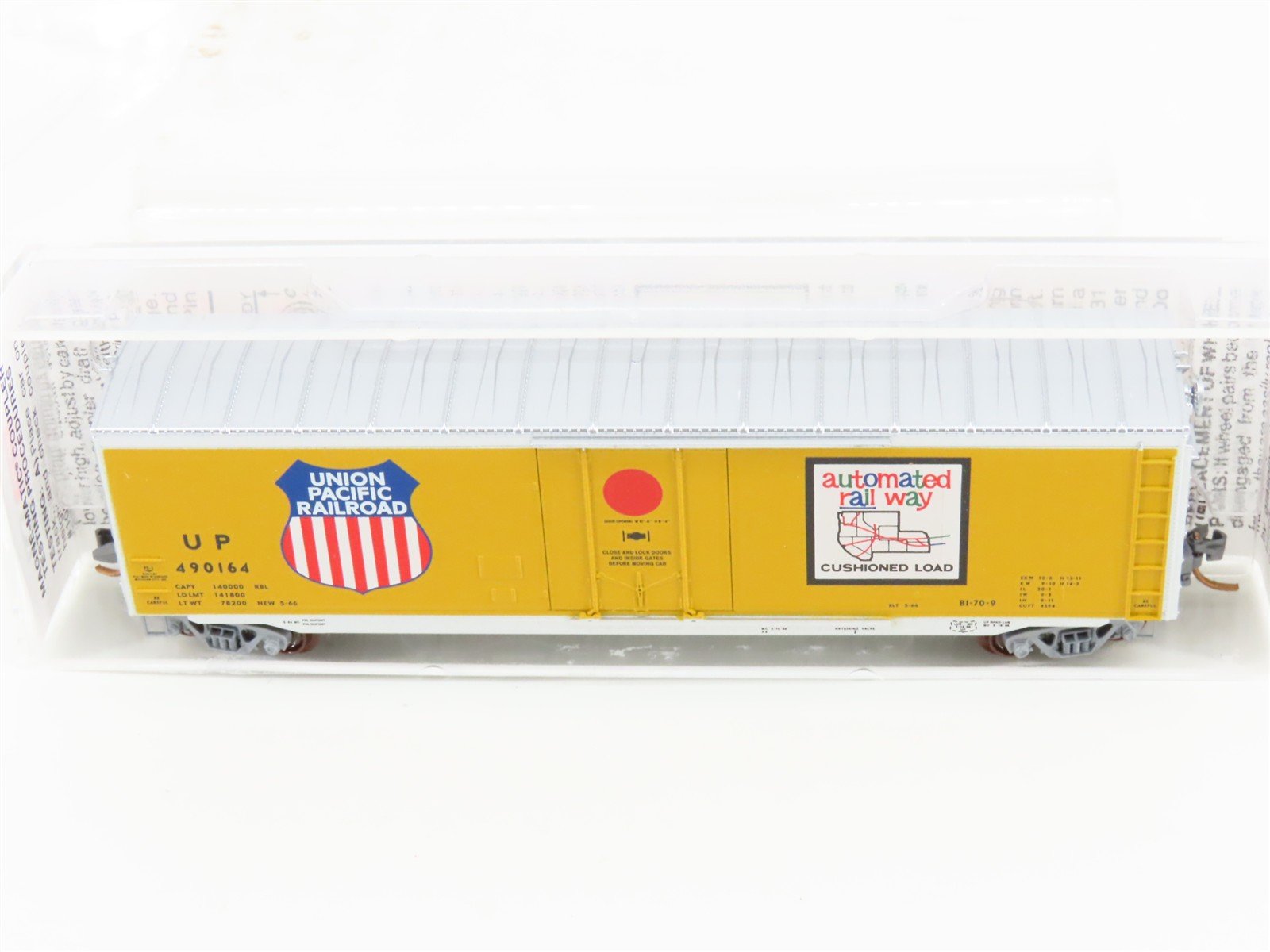 N Scale Micro-Trains MTL 38280 UP Union Pacific 50' Plug Door Box Car #490164