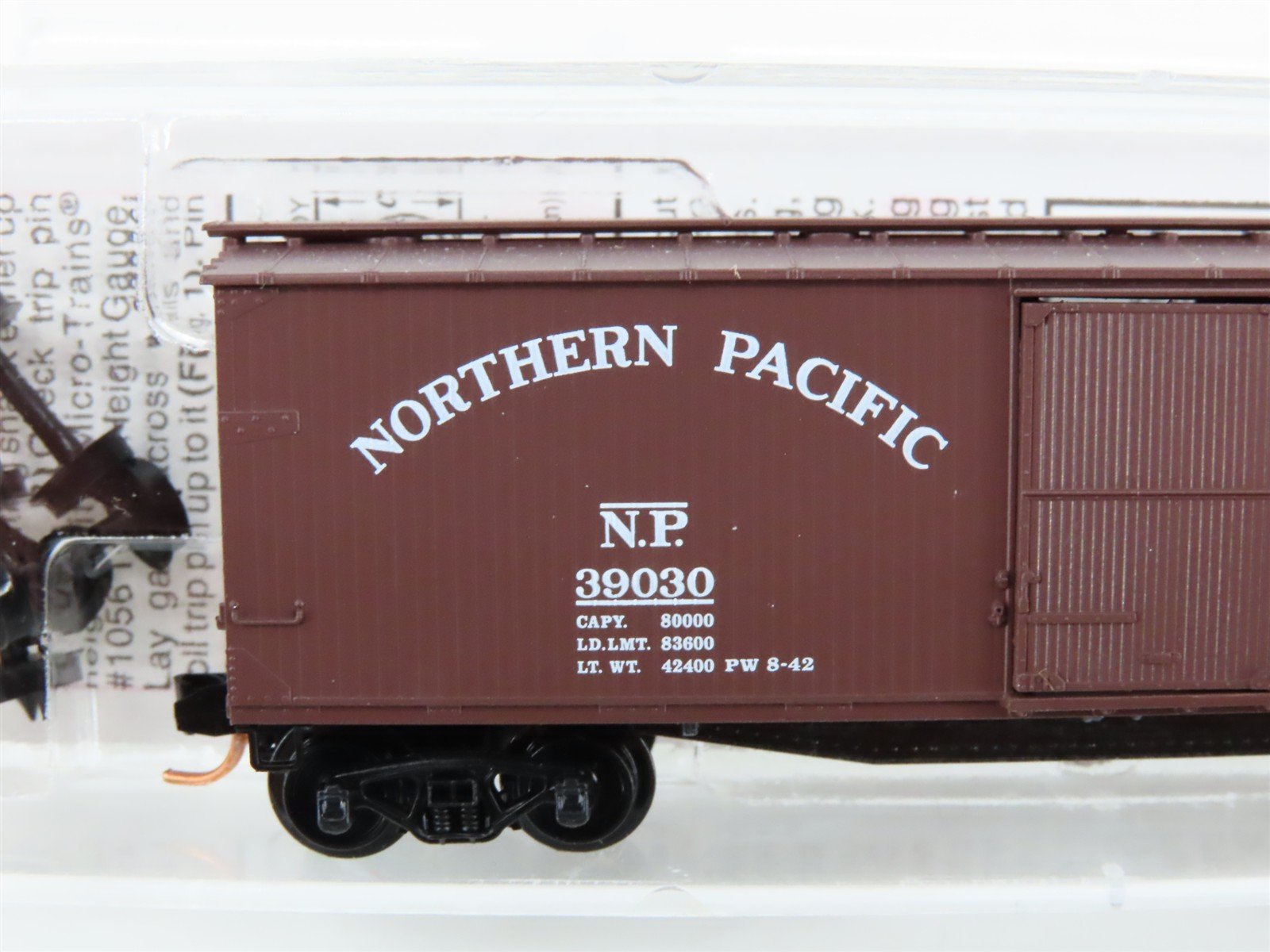 N Scale Micro-Trains MTL 039000330 NP Northern Pacific 40' Wood Box Car #39030