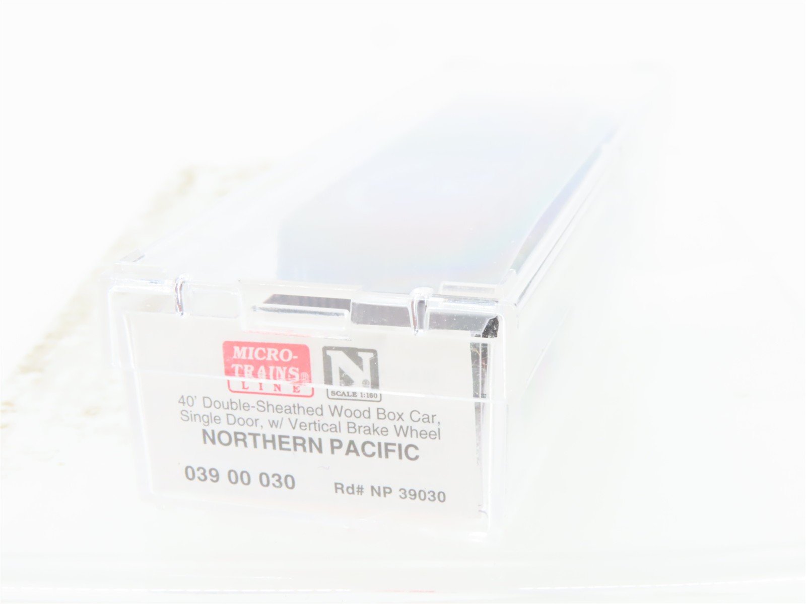 N Scale Micro-Trains MTL 039000330 NP Northern Pacific 40' Wood Box Car #39030