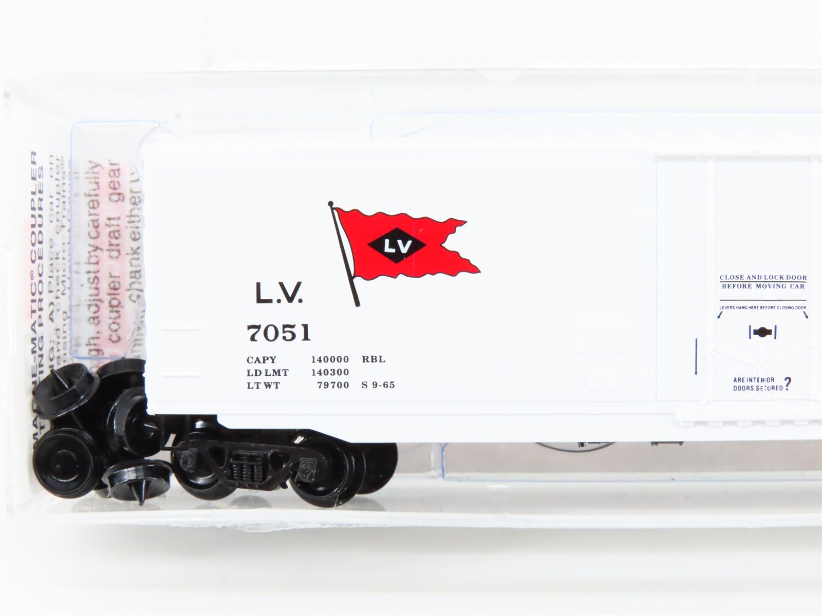 N Scale Micro-Trains MTL 38210 LV Lehigh Valley 50' Plug Door Box Car #7051