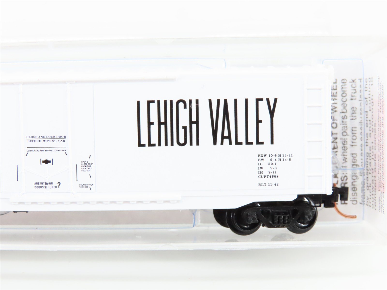 N Scale Micro-Trains MTL 38210 LV Lehigh Valley 50' Plug Door Box Car #7051