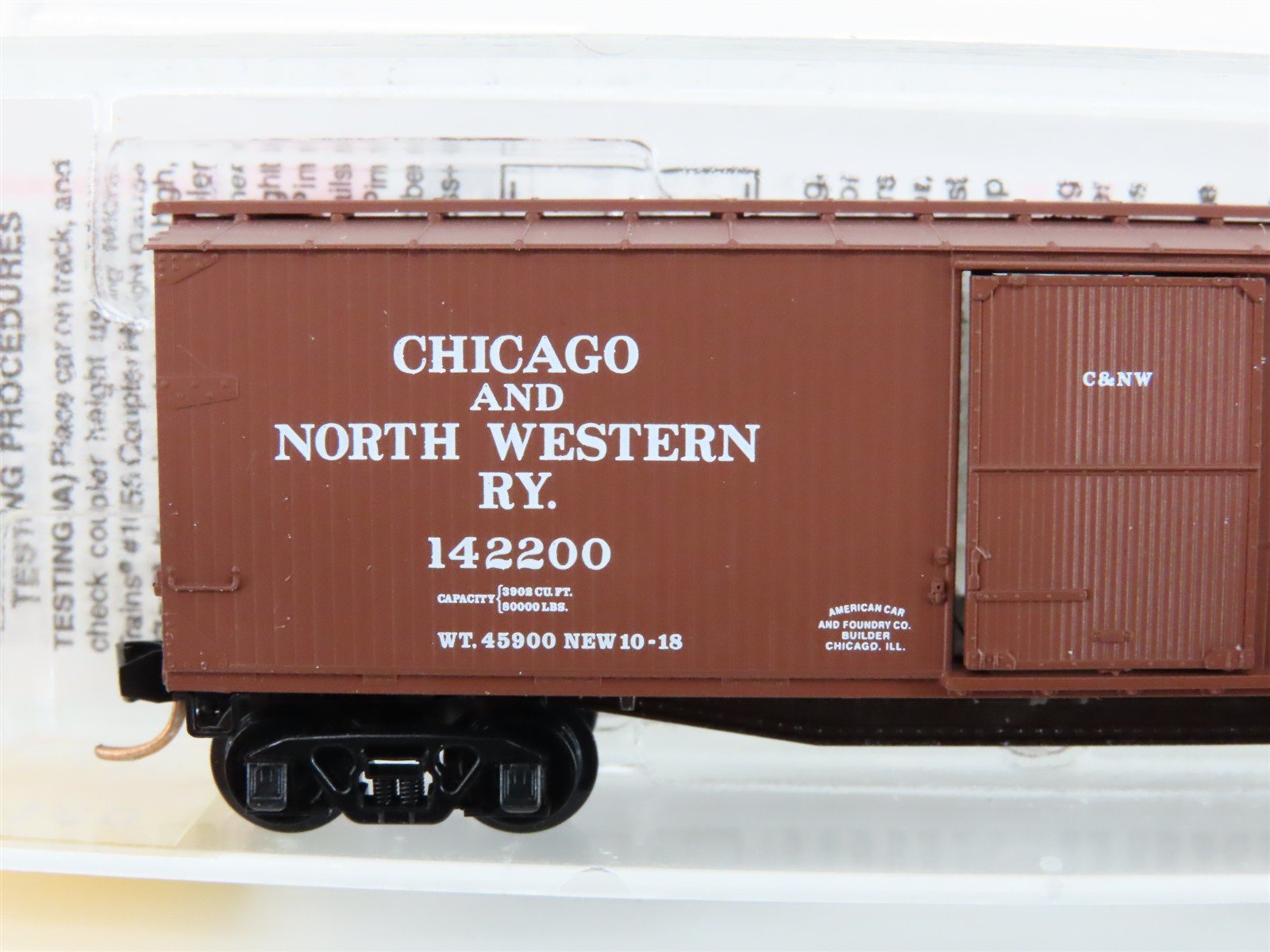 N Scale Micro-Trains MTL 39160 CNW Chicago & North Western 40' Box Car #142200