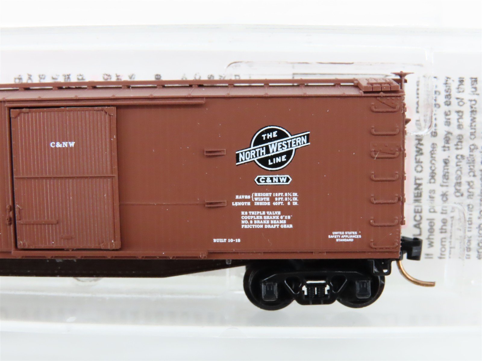 N Scale Micro-Trains MTL 39160 CNW Chicago & North Western 40' Box Car #142200
