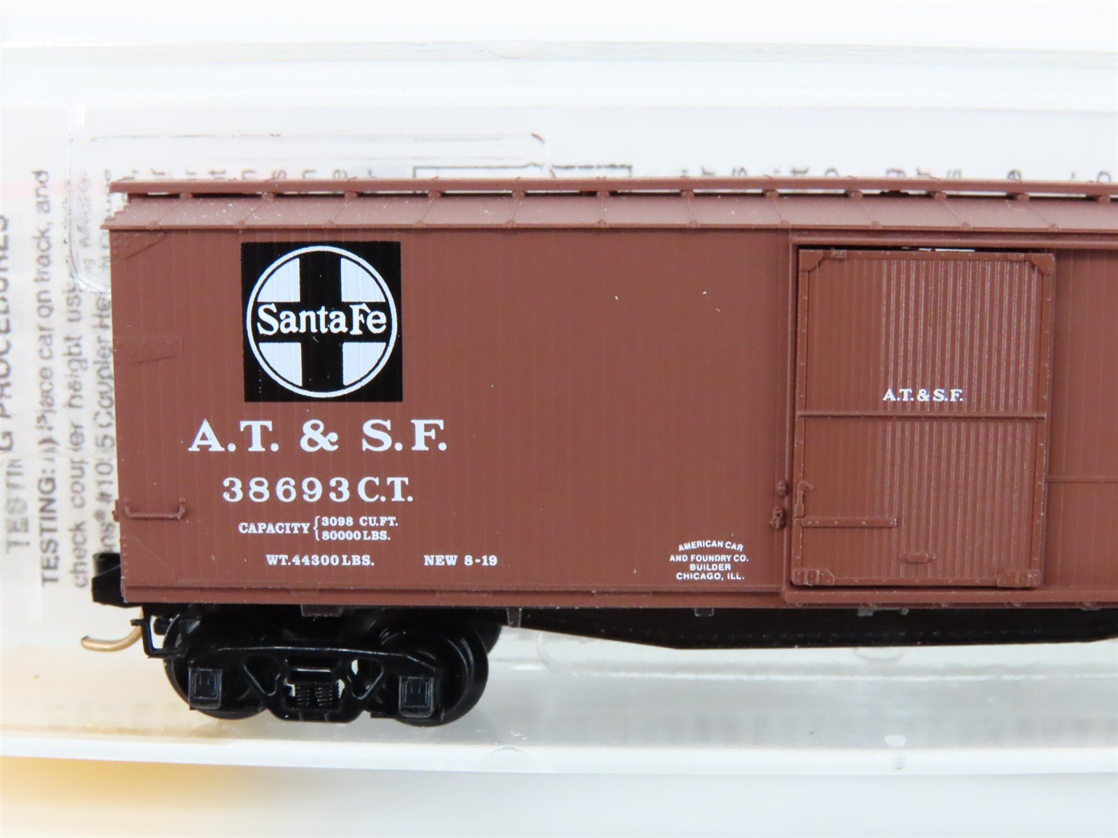 N Scale Micro-Trains MTL 39060 ATSF Santa Fe 40' Single Door Box Car #38693 C.T.