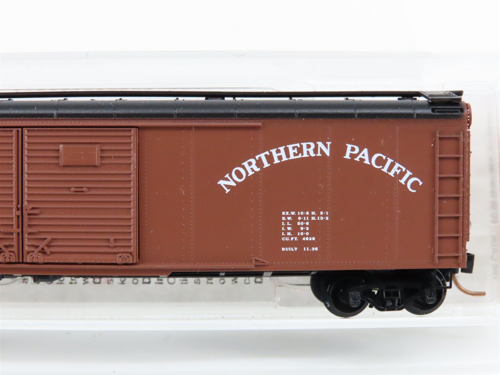 N Scale Micro-Trains MTL 79020 NP Northern Pacific 50' Wagon Top Box Car #39610