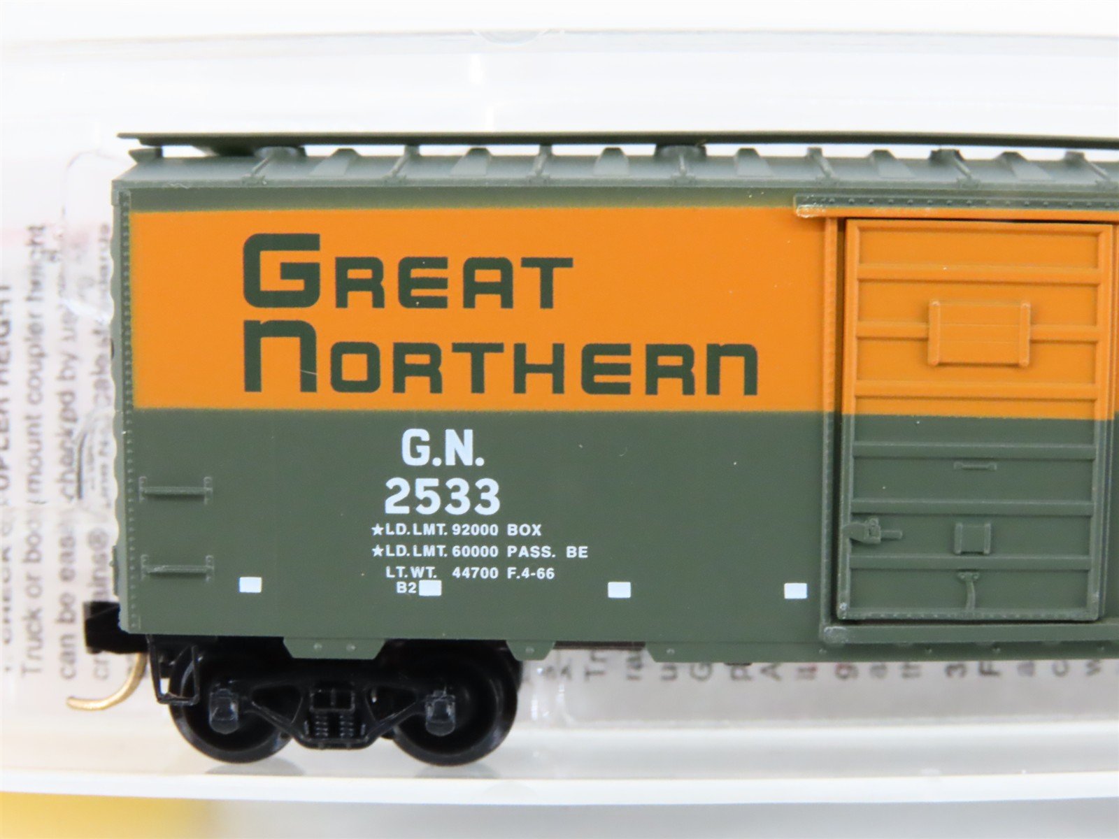 N Scale Micro-Trains MTL 20226 GN Great Northern 40' Single Door Box Car #2533