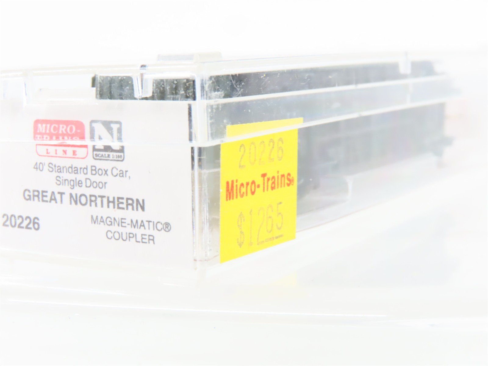 N Scale Micro-Trains MTL 20226 GN Great Northern 40' Single Door Box Car #2533