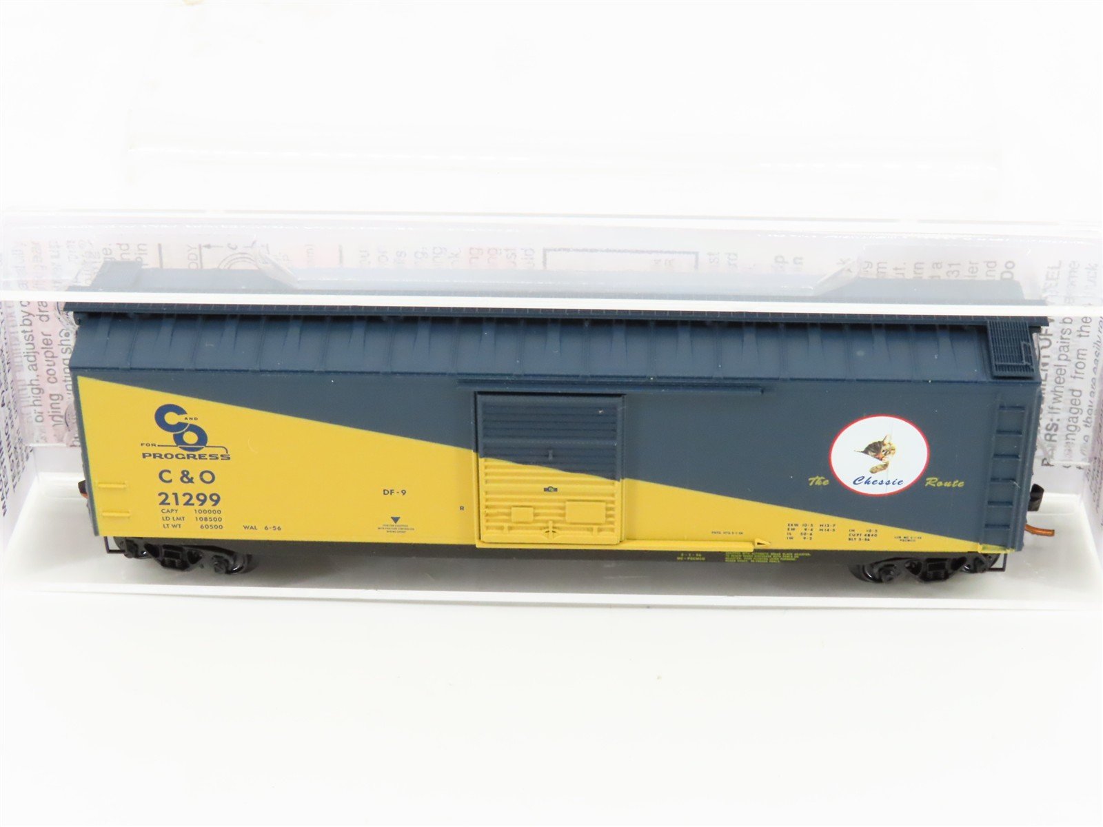 N Scale Micro-Trains MTL 03100072 C&O The Chessie Route 50' Box Car #21299