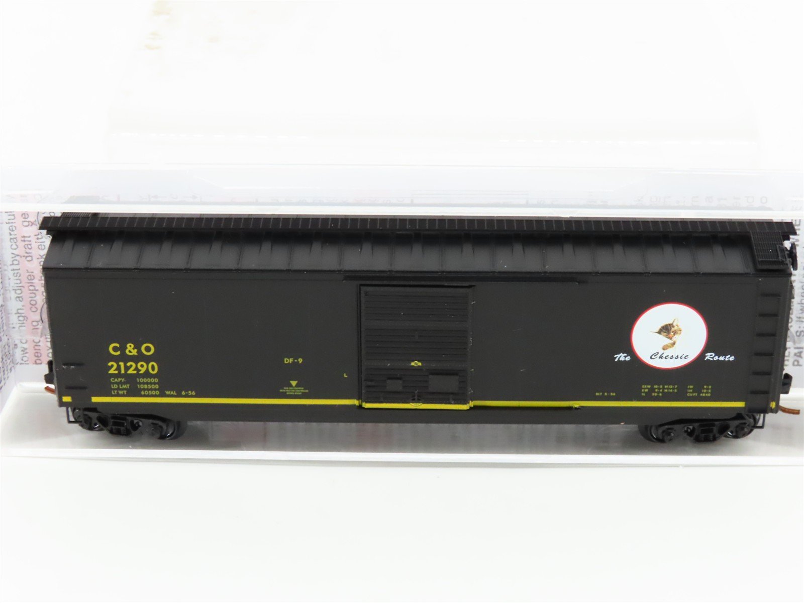N Scale Micro-Trains MTL 03100071 C&O The Chessie Route 50' Box Car #21290