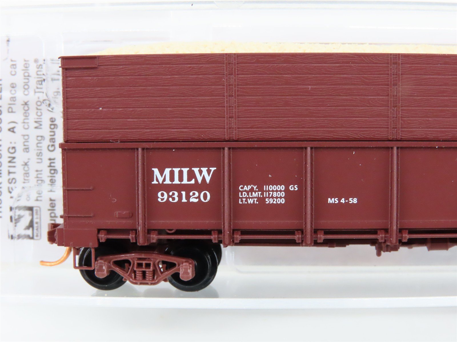 N Micro-Trains MTL 08400032 MILW 40' Gondola w/ Side Extensions #93120 w/ Load