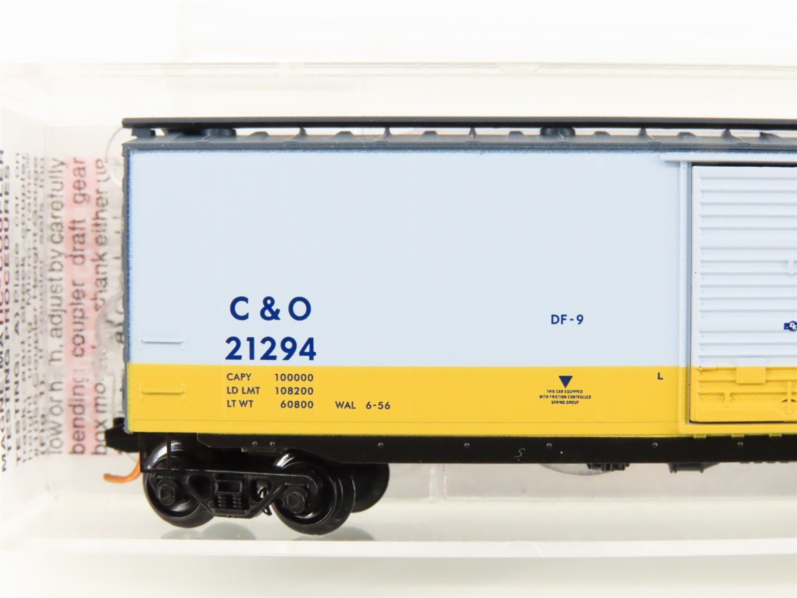 N Scale Micro-Trains MTL 03100074 C&O The Chessie Route 50' Box Car #21294