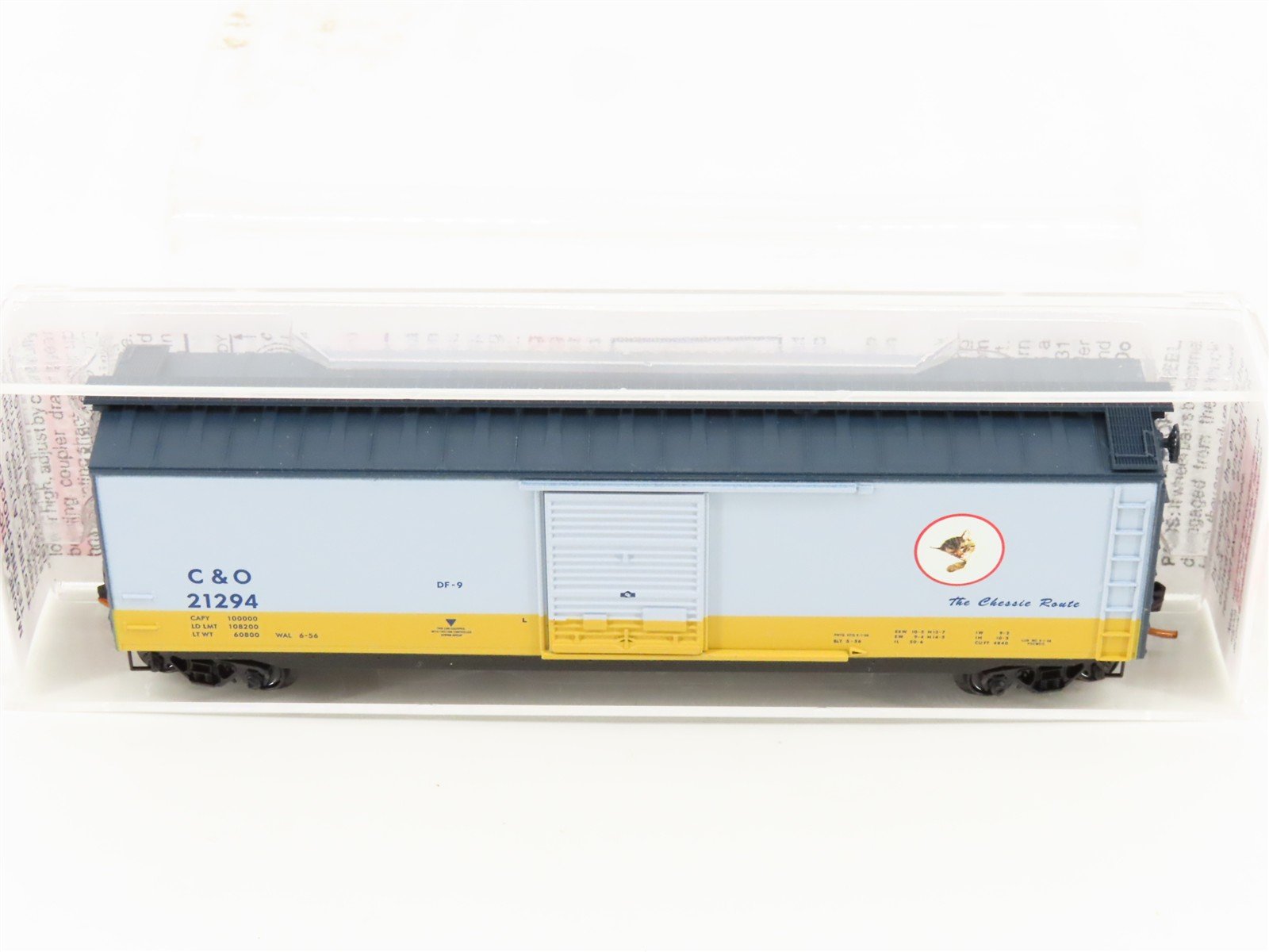 N Scale Micro-Trains MTL 03100074 C&O The Chessie Route 50' Box Car #21294