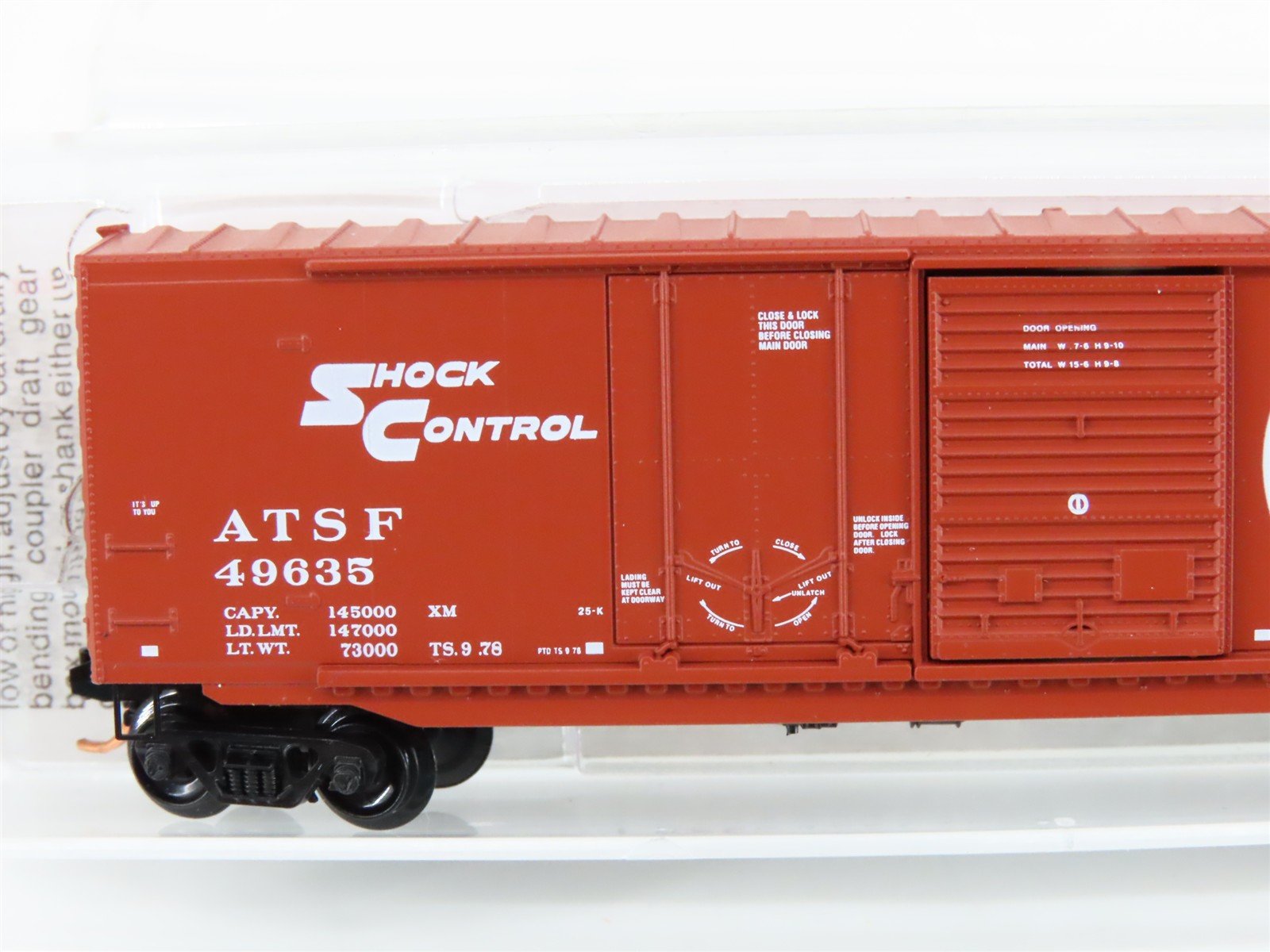 N Scale Micro-Trains MTL 76030 ATSF Santa Fe Shock Control 50' Box Car #49635