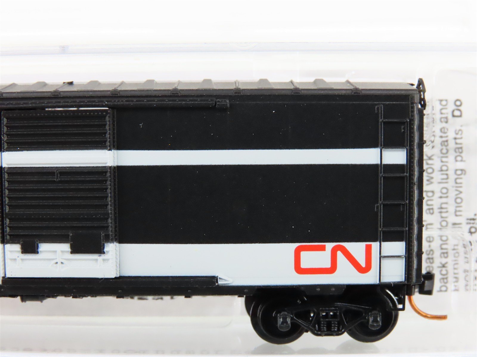 N Scale Micro-Trains MTL 07300070 CN Canadian National 40' Box Car #11064