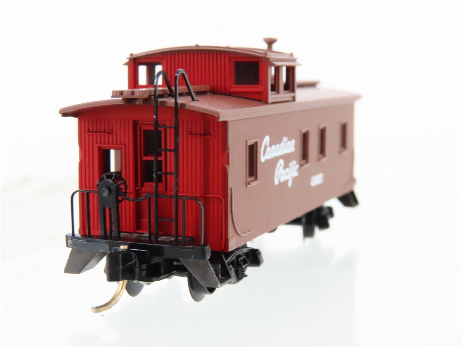 N Scale Micro-Trains MTL 51010 CP Canadian Pacific 34' Caboose #435053