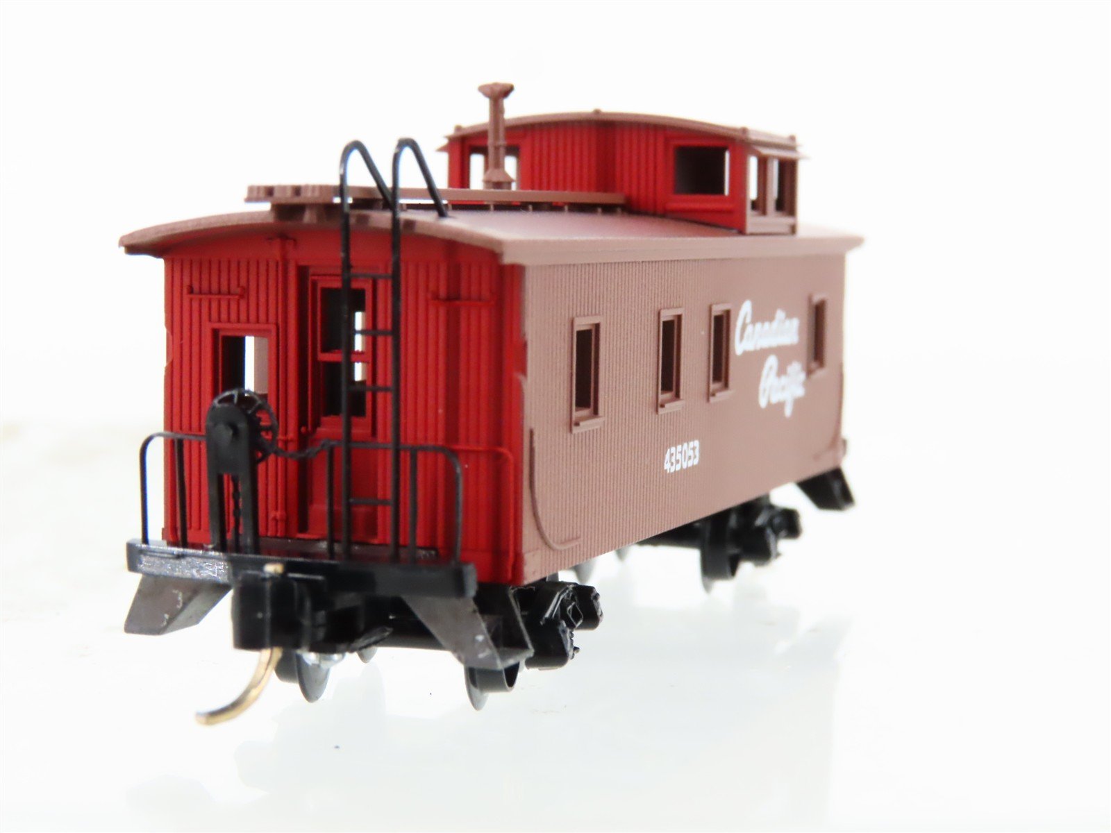 N Scale Micro-Trains MTL 51010 CP Canadian Pacific 34' Caboose #435053