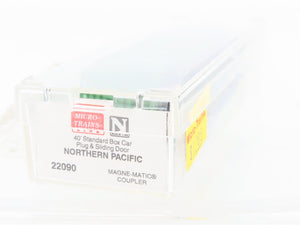 N Micro-Trains MTL 22090 NP Northern Pacific 40' Plug & Sliding Door Boxcar 8130