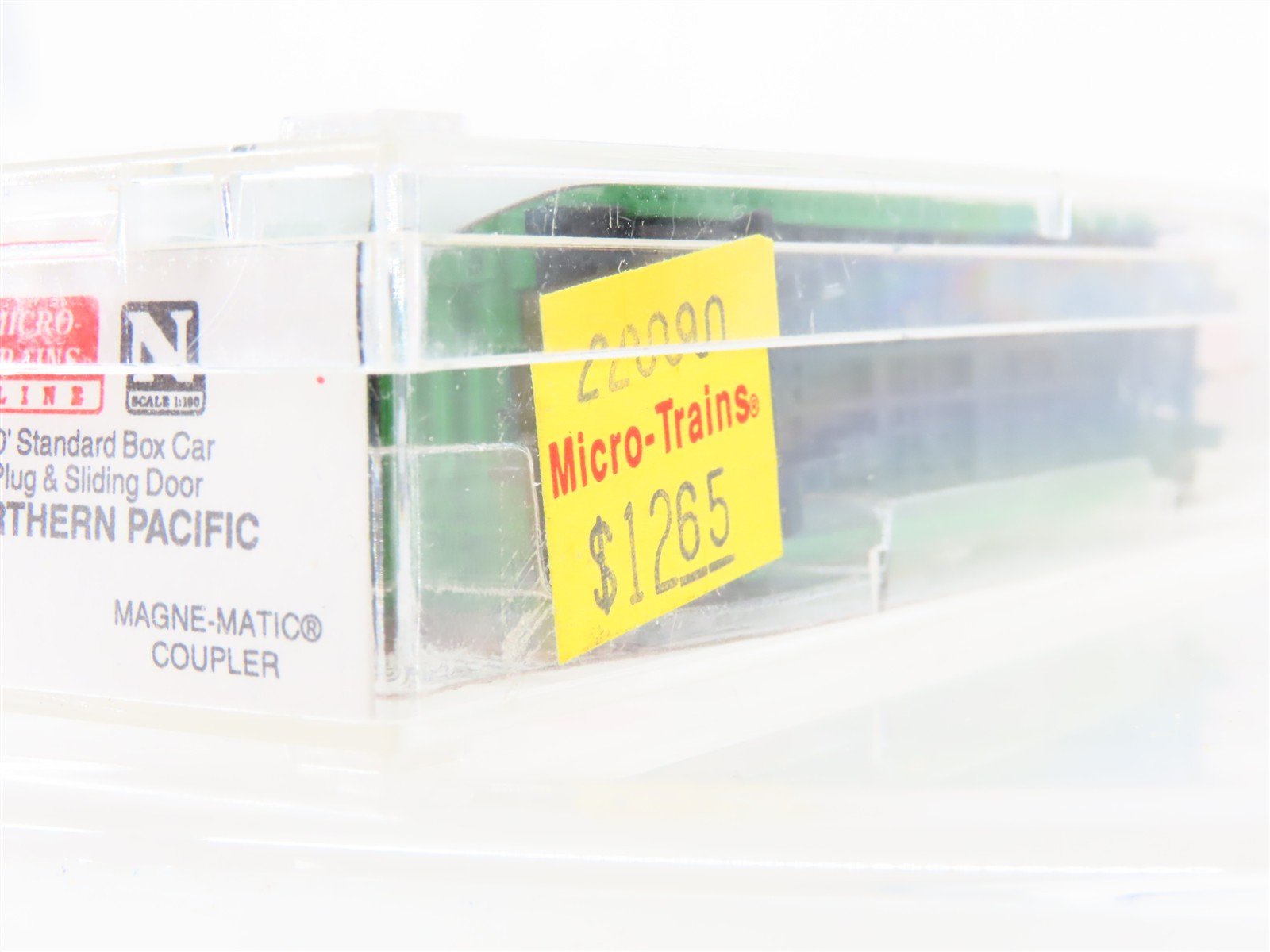 N Micro-Trains MTL 22090 NP Northern Pacific 40' Plug & Sliding Door Boxcar 8130
