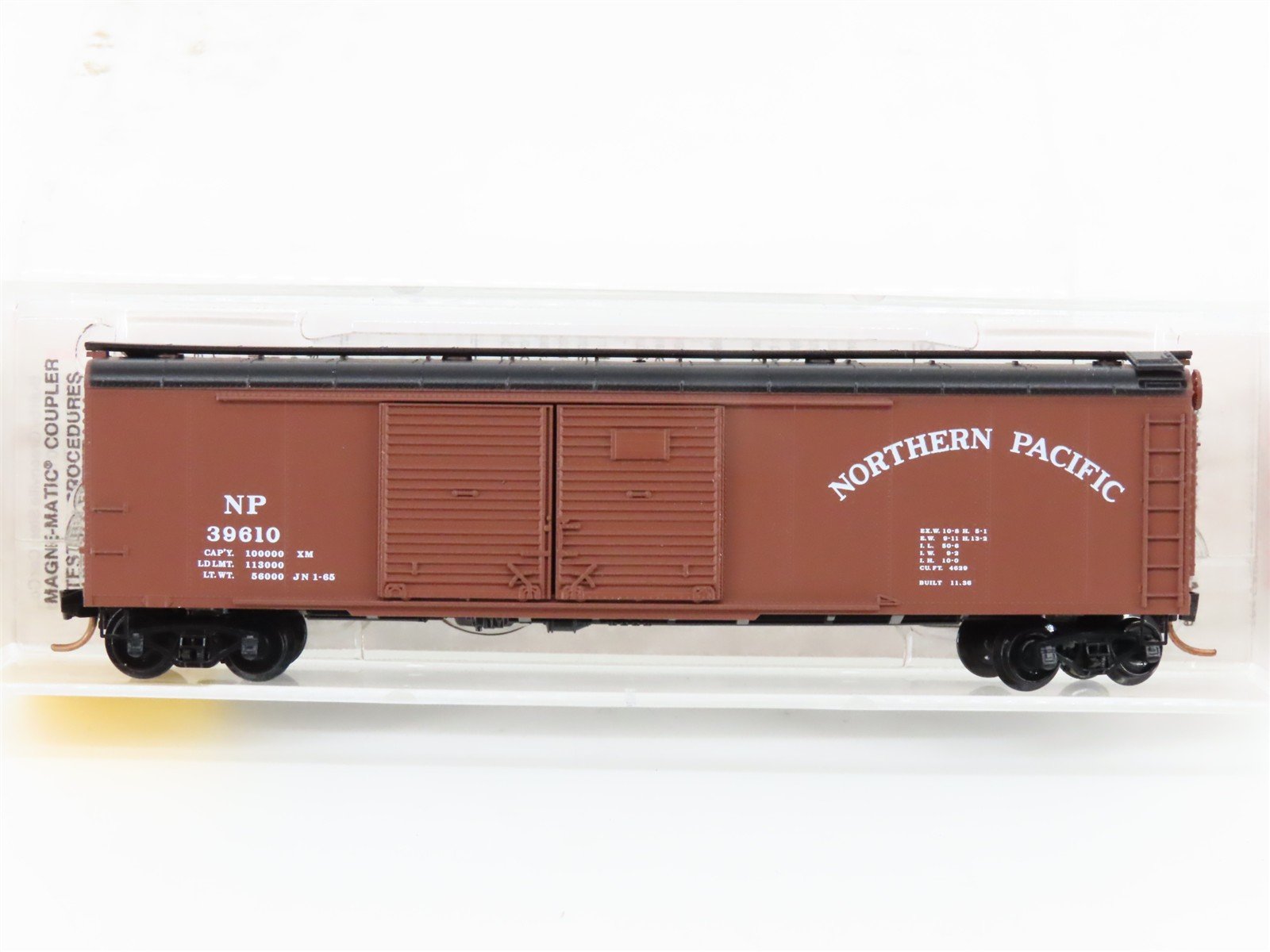 N Scale Micro-Trains MTL 79020 NP Northern Pacific 50' Wagon Top Box Car #39610