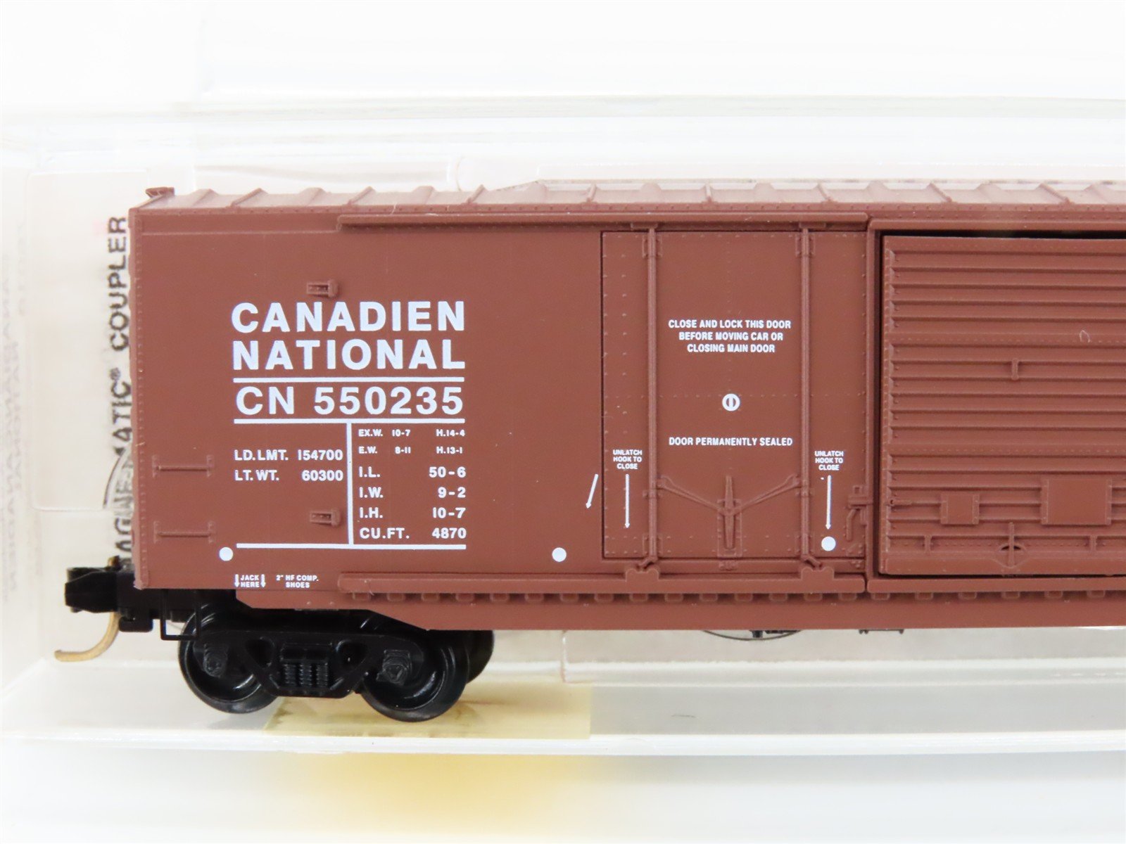 N Scale Micro-Trains MTL 76010 CN Canadian National 50' Box Car #550235
