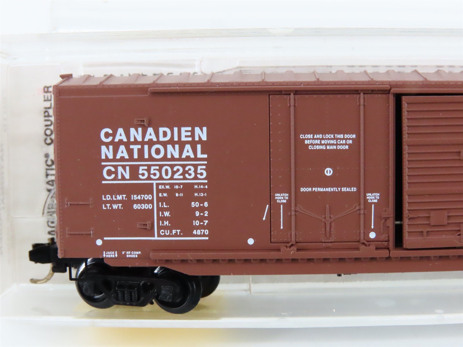 N Scale Micro-Trains MTL 76010 CN Canadian National 50' Box Car #550235