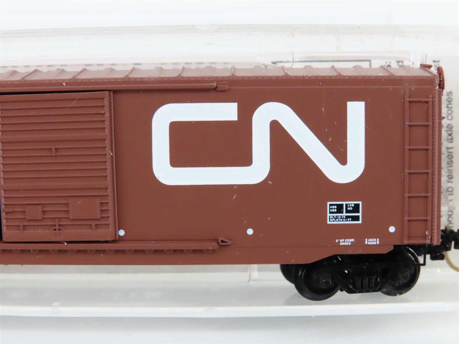 N Scale Micro-Trains MTL 76010 CN Canadian National 50' Box Car #550235