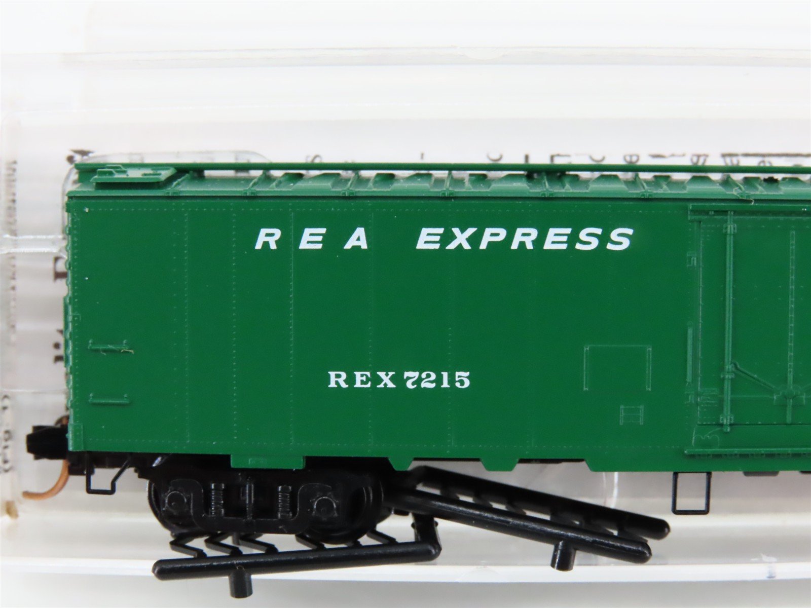N Scale Micro-Trains MTL 52020 REX REA Express 52'2