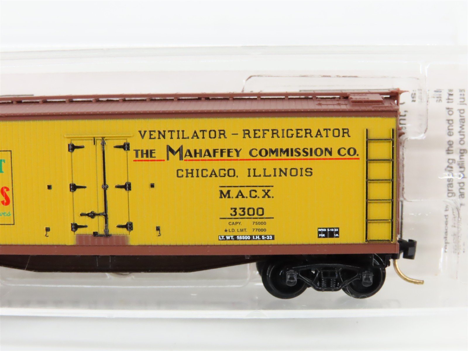 N Scale Micro-Trains MTL 49480 MACX Parrot Brand Potatoes 40' Reefer #3300