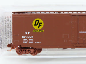 N Scale Micro-Trains MTL 32380 SP Southern Pacific 50' Plug Door Box Car #670225