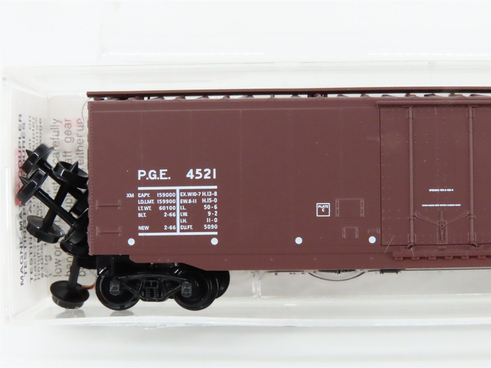 N Scale Micro-Trains MTL 32260 PGE Pacific Great Eastern 50' Box Car #4521