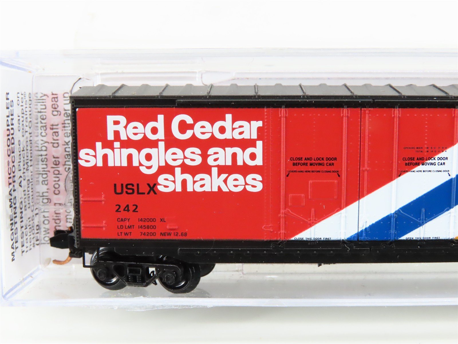 N Micro-Trains MTL 07500060 USLX Canfor Canadian Forest Products 50' Boxcar #242