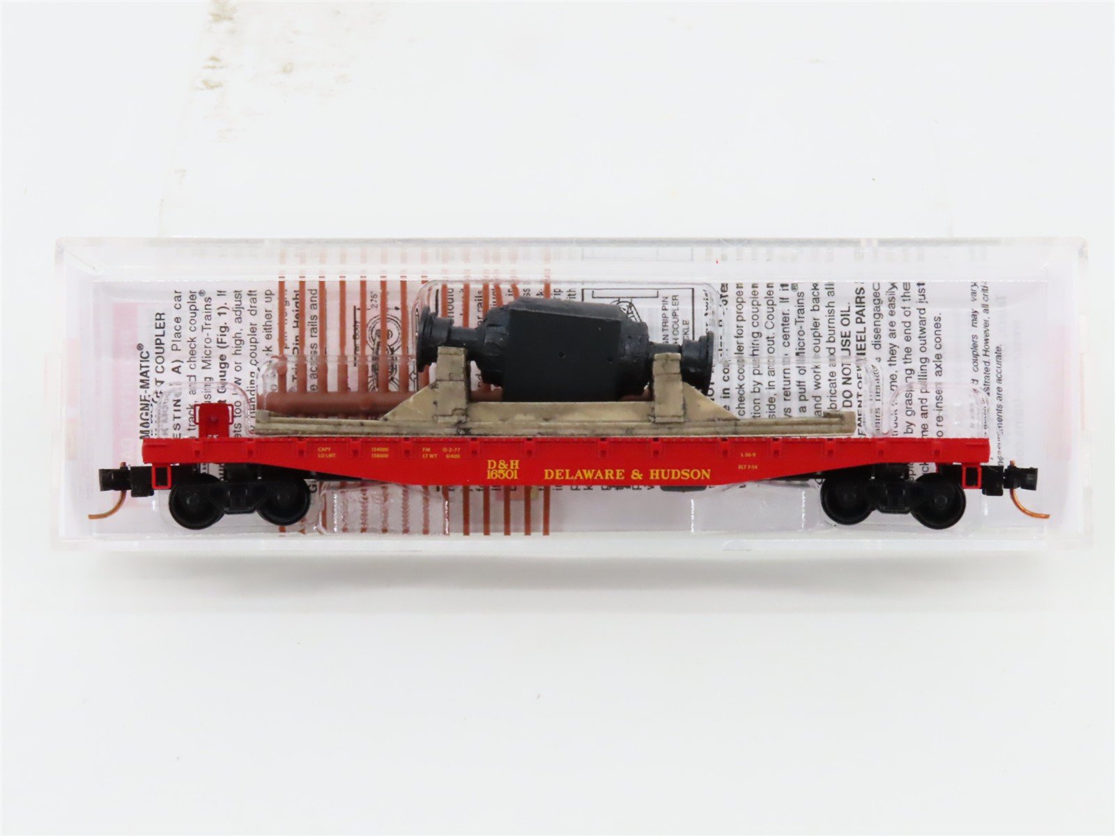 N Micro-Trains MTL 04500210 D&H Delaware & Hudson 50' Flat Car #16501 w/ Load