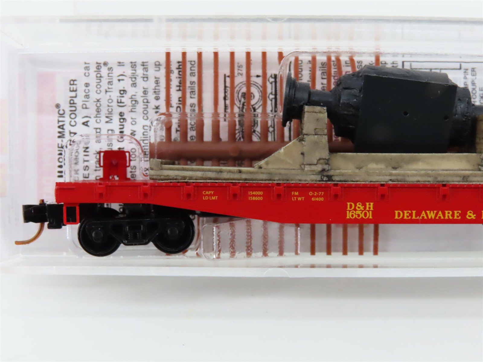 N Micro-Trains MTL 04500210 D&H Delaware & Hudson 50' Flat Car #16501 w/ Load