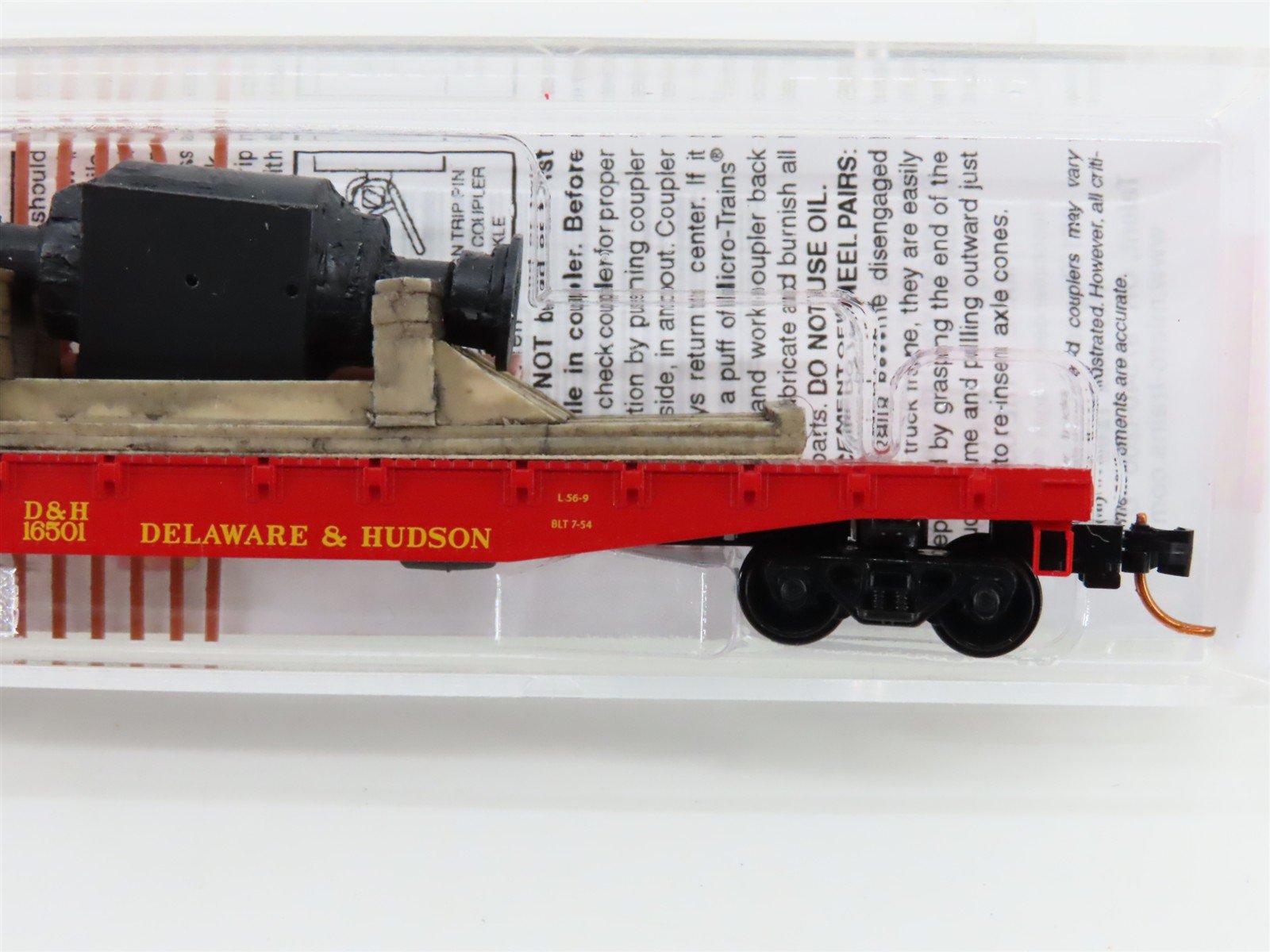N Micro-Trains MTL 04500210 D&H Delaware & Hudson 50' Flat Car #16501 w/ Load
