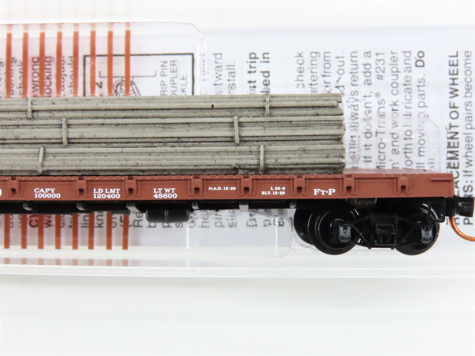 N Scale Micro-Trains MTL 04400061 ATSF Santa Fe 50' Flat Car #90820 w/ Load