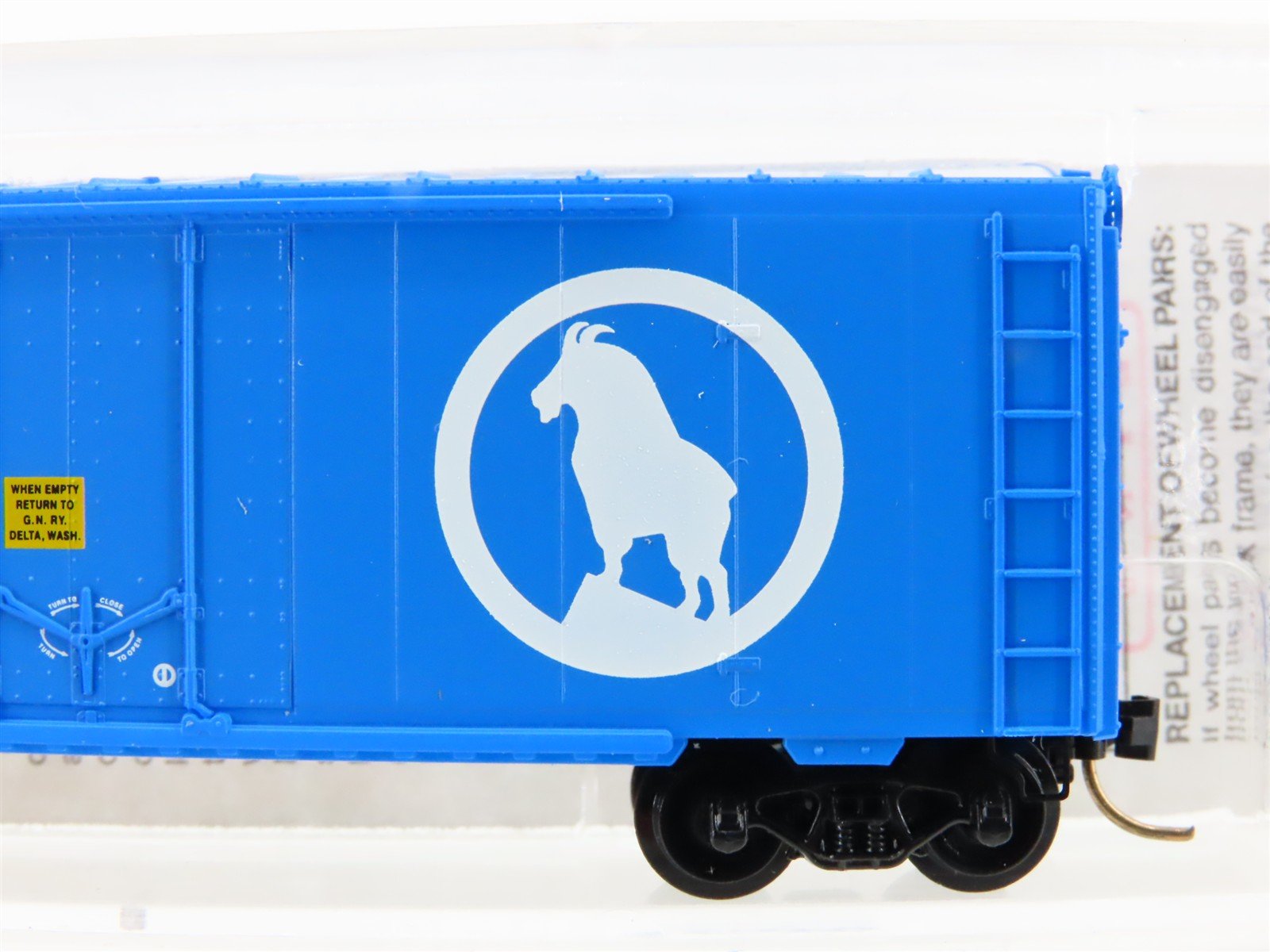 N Scale Micro-Trains MTL 74030 GN Great Northern Big Sky Blue 40' Box Car #6646