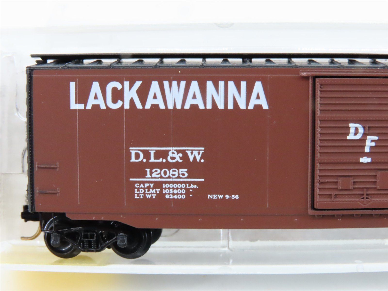 N Scale Micro-Trains MTL 31230 DL&W Lackawanna Phoebe Snow 50' Box Car #12085